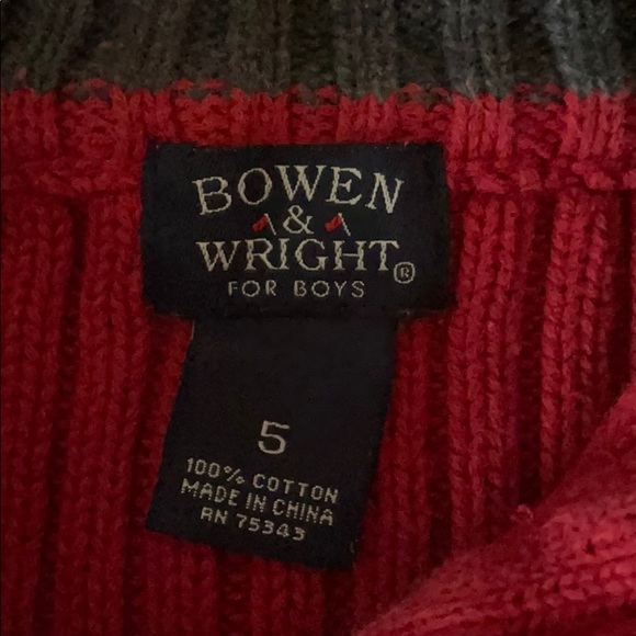 Beautiful red sweater for boy size 5 - Picture 2 of 2